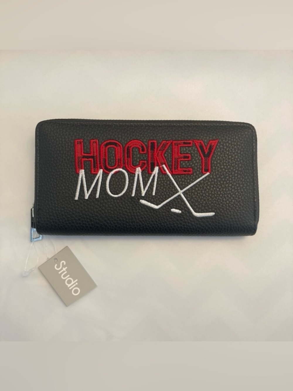NWT cute hockey mom wallet with lots of storage by Studio 94, red, black, white
